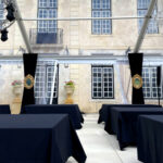 Location de nappe carrée noire